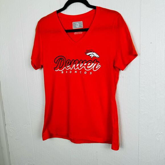 NFL Denver Broncos V Neck T-Shirt Size Medium Football Orange Short Sleeve M - Picture 8 of 9